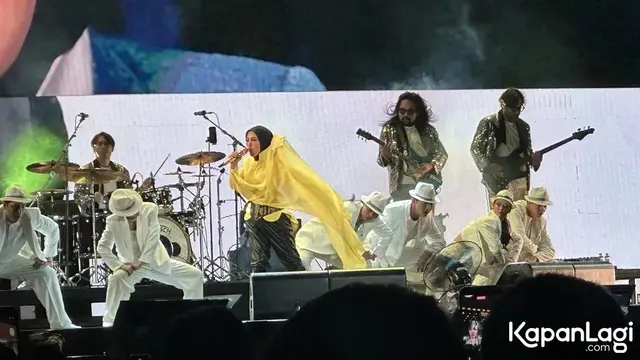 Syahrini di Panggung Pestapora 2026 (credit: KapanLagi.com/Wulan Noviarina Anggraini)