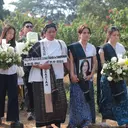 Isak Tangis Marsha Aruan Iringi Pemakaman Sang Ibunda di TPU Tanah Kusir
