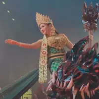 Yura Yunita berperan sebagai Mahadewi dengan pesona khas penguasa Pantai Selatan berbalut kostum hijau emas [@yurayunita]