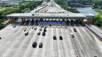 Suasana kondisi depan gerbang Tol Cikampek di hari kedua lebaran Idul Fitri, Kamis, 11 April 2024. (Istimewa)