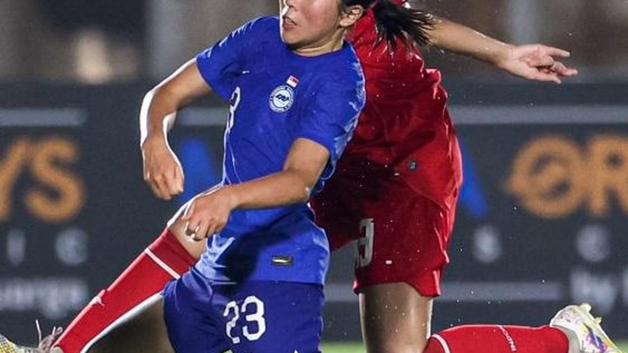 Claudia berhasil mengonversi penalti tersebut menjadi gol. Foto: Bola.com / Bagaskara Lazuardi<br>