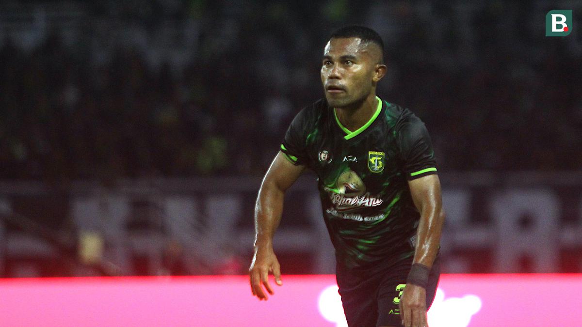 Baru Pertama Derbi Jatim, Bek Persebaya Beberkan Pengalaman Duel Panas Persib Vs Persija