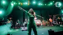 "Masih mau lagi, mau lagu? Kasih tepuk tangan dulu buat Festival 6 mudah-mudahan ada lagi tahun depan," ujar Inul dari atas panggung. (Liputan6.com/Faizal Fanani)