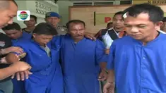 Polisi telah menangkap 4 pelaku penegroyokan dan menembak mati seorang lainnya. Hingga kini polisi masih mengejar satu pelaku buron.