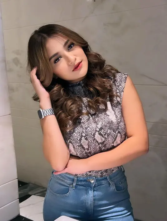 <p>[Instagram/nathalieholscher]</p>