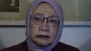Aktivis Ratna Sarumpaet menyampaikan keterangan kasus penganiayaan yang dialaminya, Jakarta, Rabu (3/10). Ratna mengakui tidak ada penganiayaan yang diterimanya seperti kabar yang berkembang beberapa waktu terakhir. (Liputan6.com/Immanuel Antonius)