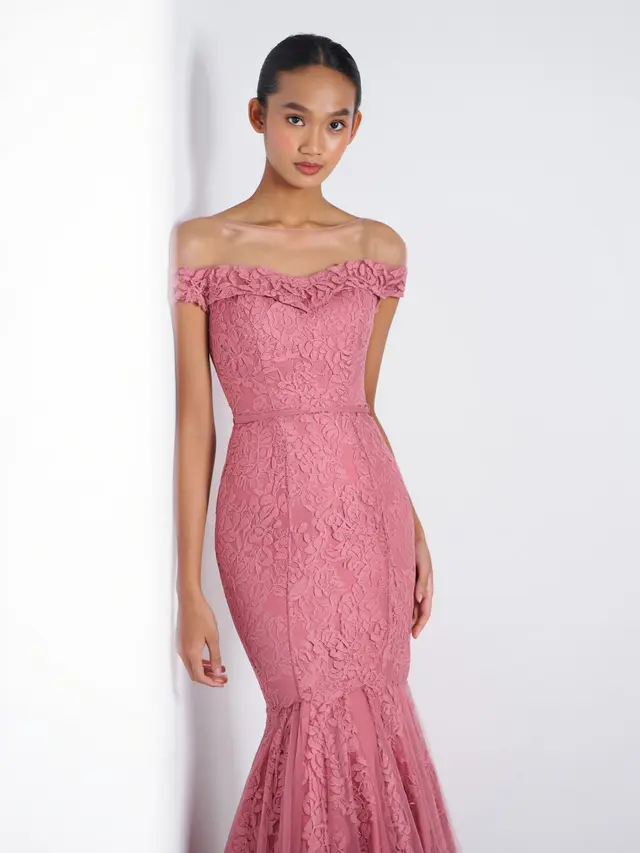 Long Dress Brokat Model Mermaid Warna Dusty Pink