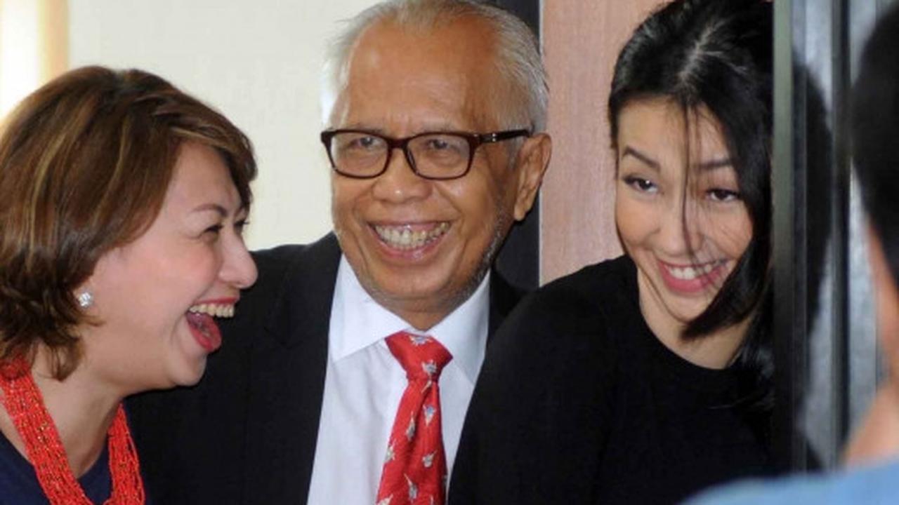 Dampingi ayahnya di sidang lanjutan, Velove Vexia tampil cantik