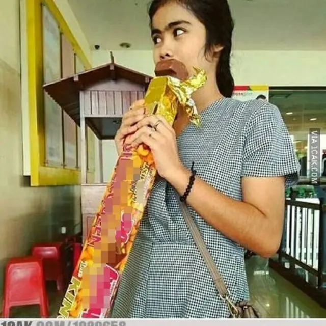 6 Potret Hadiah Cokelat Nyeleneh Ini Bikin Senyum Tipis, Jadi Gagal Romantis