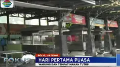 Para pedagang memilih tutup untuk menghormati yang sedang berpuasa.