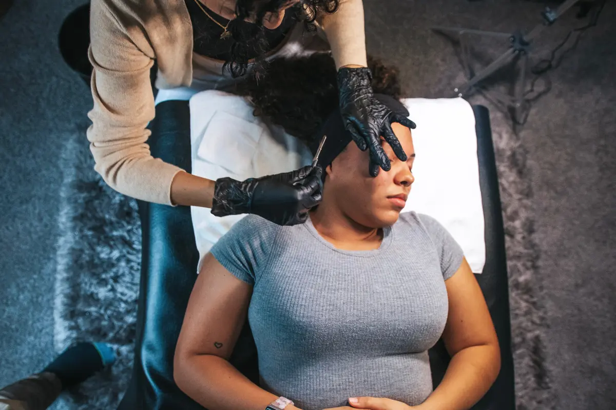 Mengenal Prosedur Dermaplaning, Wajah Jadi Lebih Halus dan Sel Kulit Mati Hilang