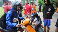 Vespa Oranye Milik Bambang Pamungkas Bikin Heboh Jakmania