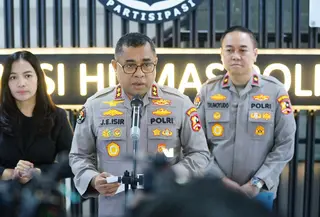 Helikopter Polri Dikerahkan Evakuasi Jenazah Korban KM Virgo Transport 8
