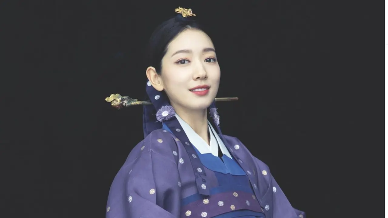 Park Shin Hye Hanbok
