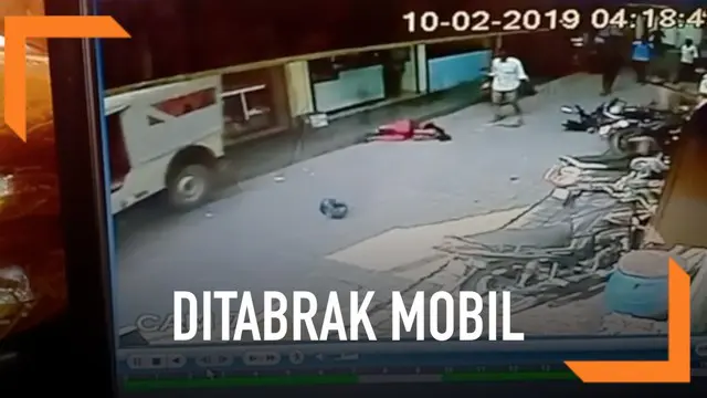 Sebuah mobil menabrak ibu dan bayinya yang berumur 1 tahun. Ajaibnya, ibu dan anak tersebut berhasil selamat dari insiden mengerikan ini.