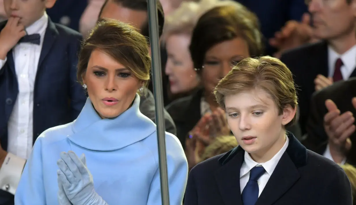 Mengenaskan, itu adalah tahun di mana Melania hamil dan melahirkan anak satu-satunya dengan Donald Trump. (AOL.com)