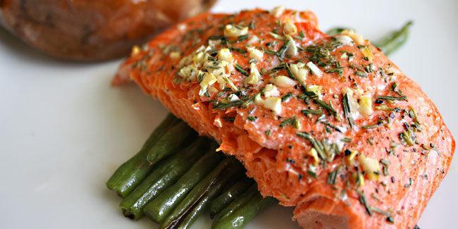 Lemak sehat ikan salmon bantu turunkan kolesterol jahat/copyright Shutterstock.com
