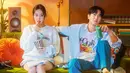 <p>Love is for Suckers berkisah tentang persahabatan Goo Yeo Reum (Lee Da Hee) dan Park Jae Hoon (Choi Si Won) yang telah terjalin 20 tahun. Namun setelah bekerja sama dalam acara reality show soal kencan, benih cinta mendadak timbul di hati keduanya. Drakor ini tayang 5 Oktober. (Foto: ENA via Soompi)</p>