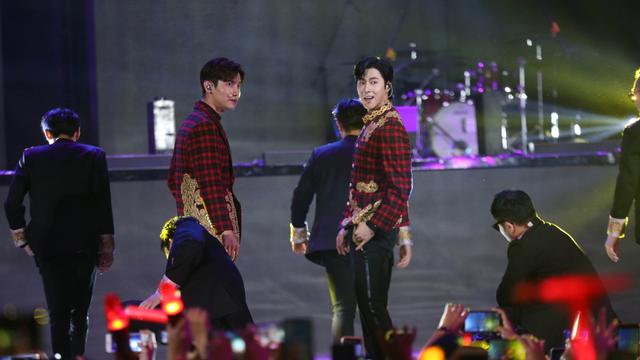 TVXQ menjadi penampil spesial di acara Korean Wave 2020 di Trans Studio Cibubur, Jawa Barat, Jumat (22/2/2020).