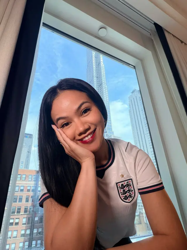 OOTD Sport Chic Yura Yunita Nonton Piala Dunia 2026, Tanggalkan Jersey Yura Yunited