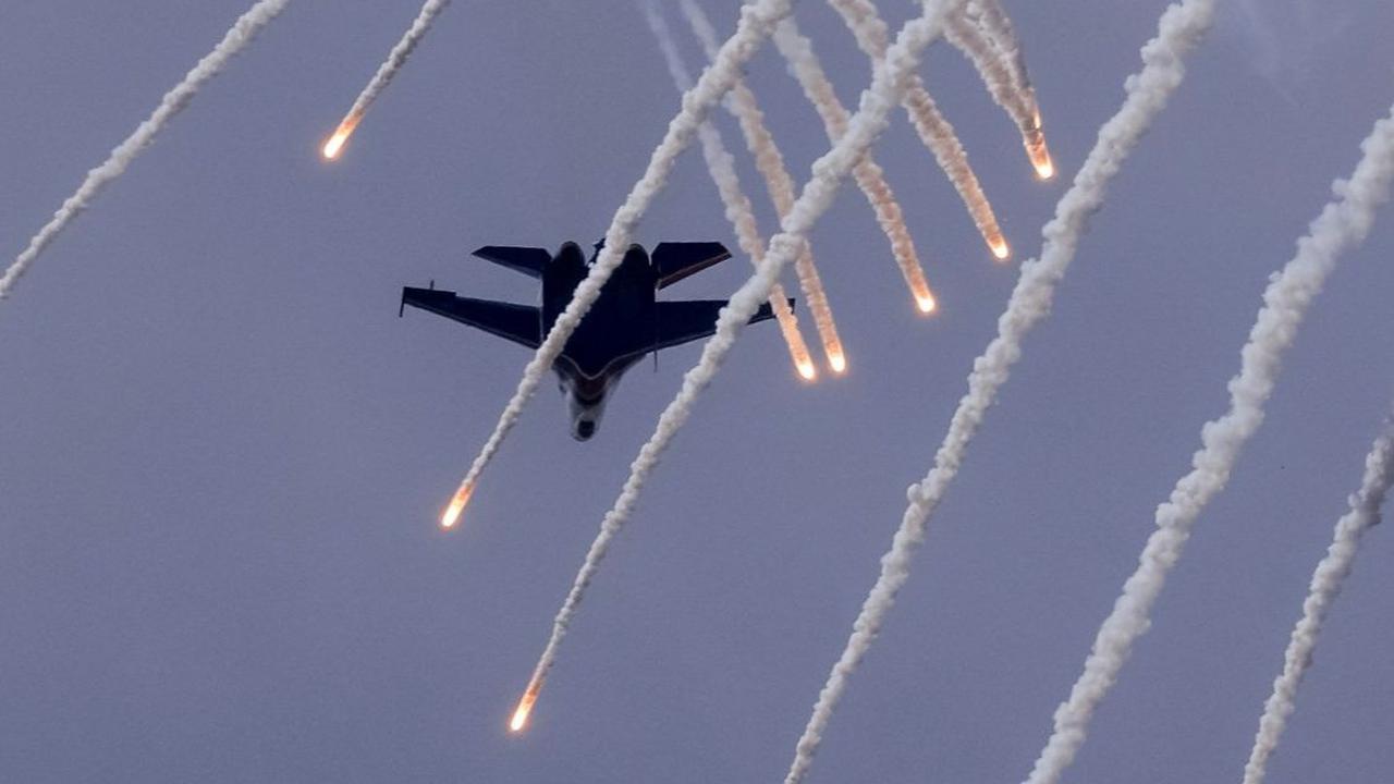Rencana awal pembelian Sukhoi dari Rusia SU-35 batal dilakukan karena terkendala ancaman sanksi CAATSA dan OFAC List dari Amerika Serikat.