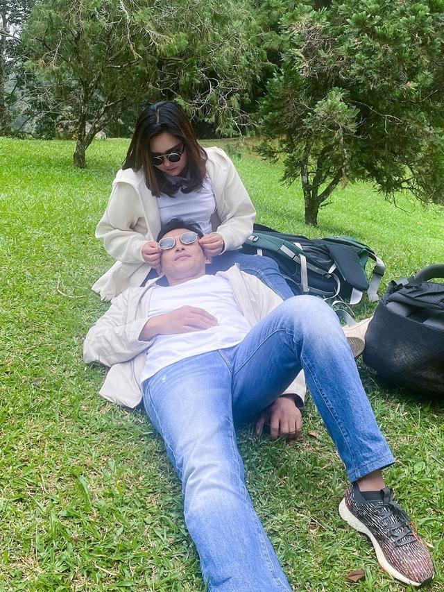 FOTO: Deretan Momen Mesra Gita Sinaga dan Habibi Hood