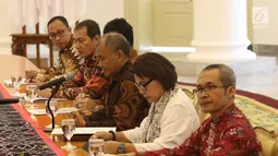 Ketua KPK Komisi Pemberantasan Korupsi (KPK) Agus Rahardjo bersama pimpinan KPK lainnya saat melakukan pertemuan dengan Presiden Joko Widodo di Istana Bogor, Jawa Barat, Rabu (4/7). (Liputan6.com/Angga Yuniar)