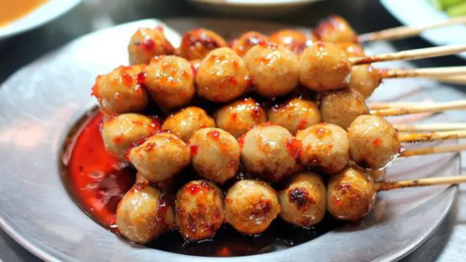 Cilok sate pedasnya nendang/copyright Miss Tam Chiak