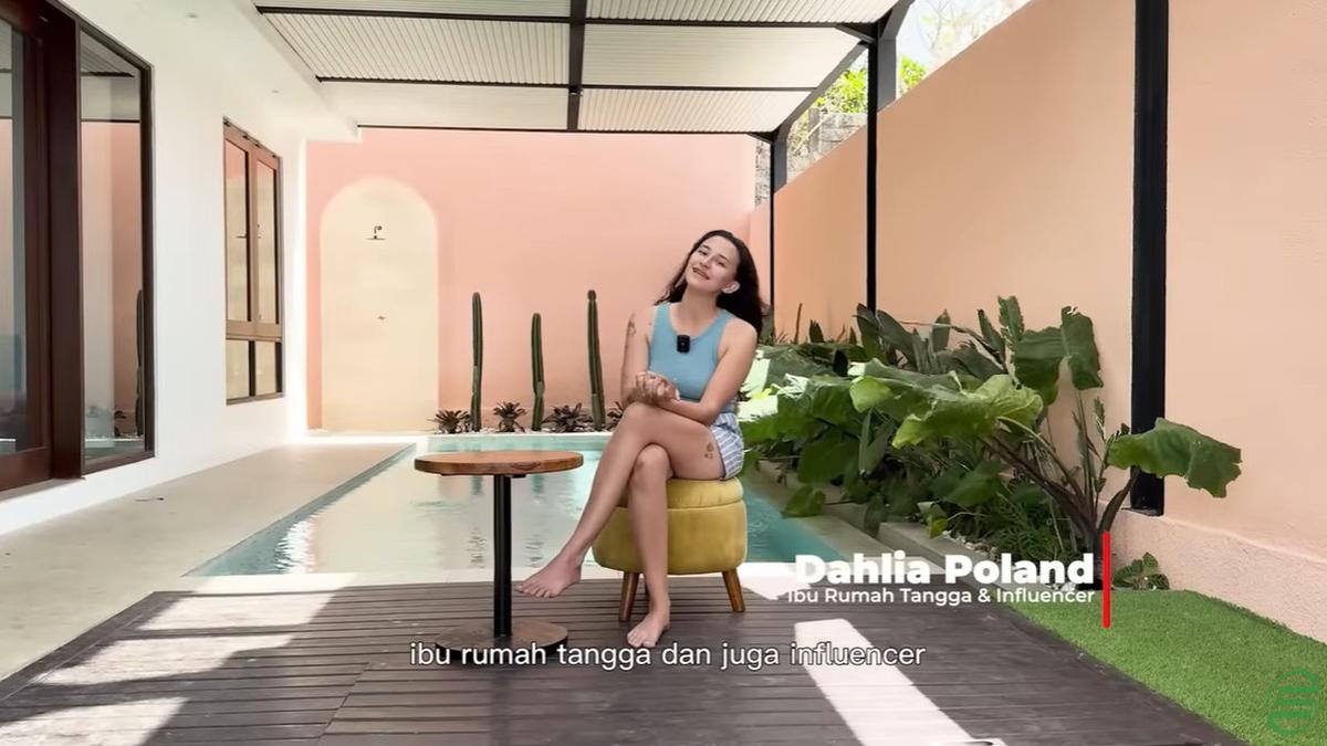 6 Potret Teras Rumah Dahlia Poland di Bali, Area Santai Keluarga yang Nyaman
