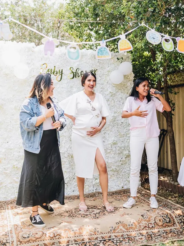 7 Momen Bahagia Acha Sinaga Gelar Baby Shower di Sydney