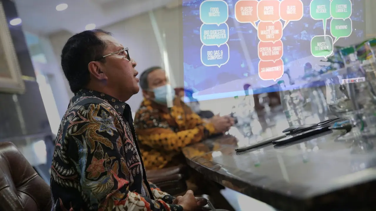 Wali Kota Makassar Danny Pomanto paparkan program Bank Sampah dalam forum APEC (Liputan6.com/Istimewa)