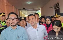 Raffi Ahmad Sampaikan Salam Presiden Prabowo kepada Korban Longsor Cisarua