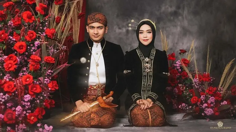 Jelang Pernikahan, Ini 7 Potret Prewedding Ria Ricis dan Teuku Ryan Pakai Baju Adat Jawa