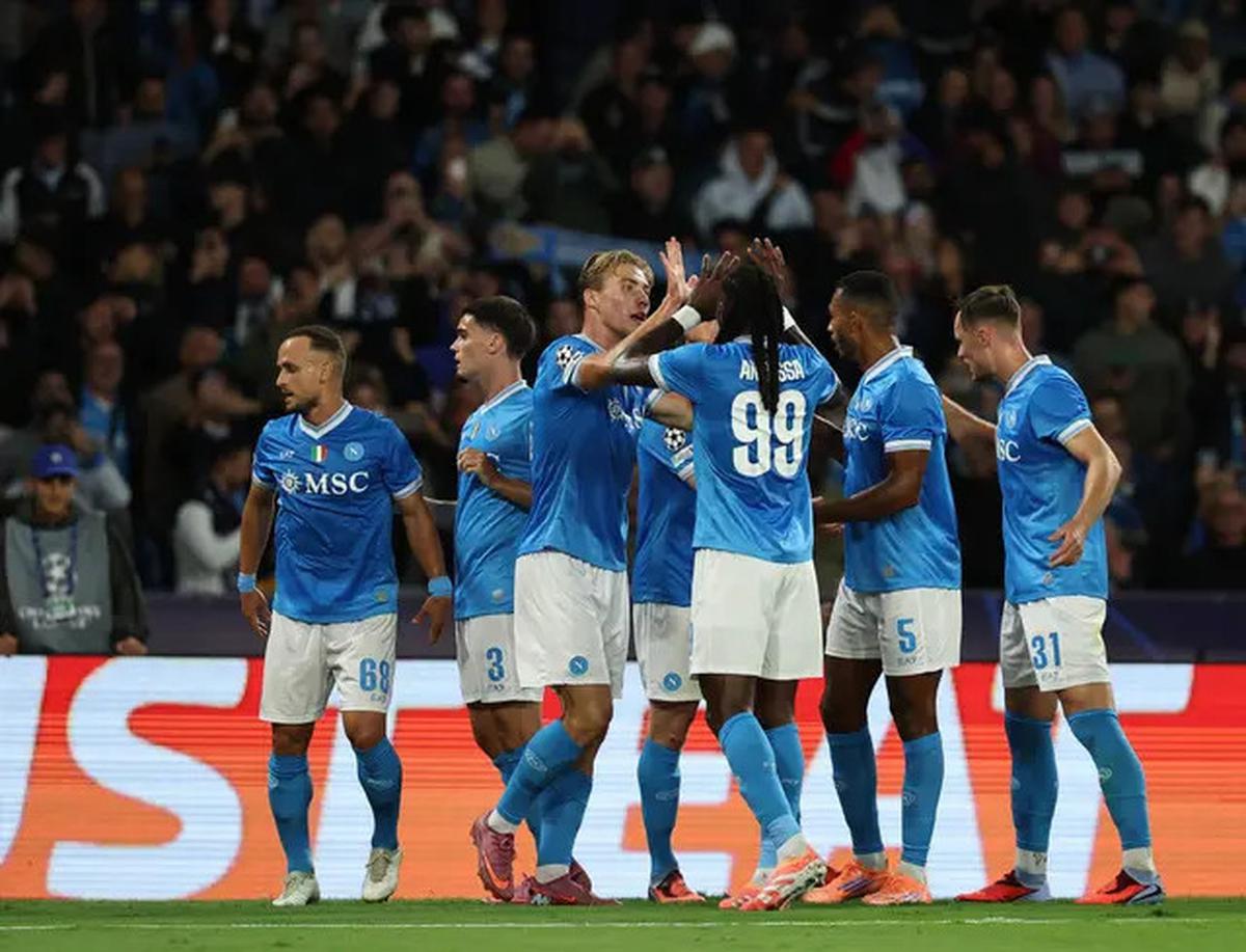 Rasmus Hojlund Ungkap Arti Selebrasi Menunjuk Badge Liga Champions, Bukan Sindir MU