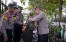 Pemulung Kaget Didatangi Jenderal Polisi, Hampir Pingsan karena Belum Makan