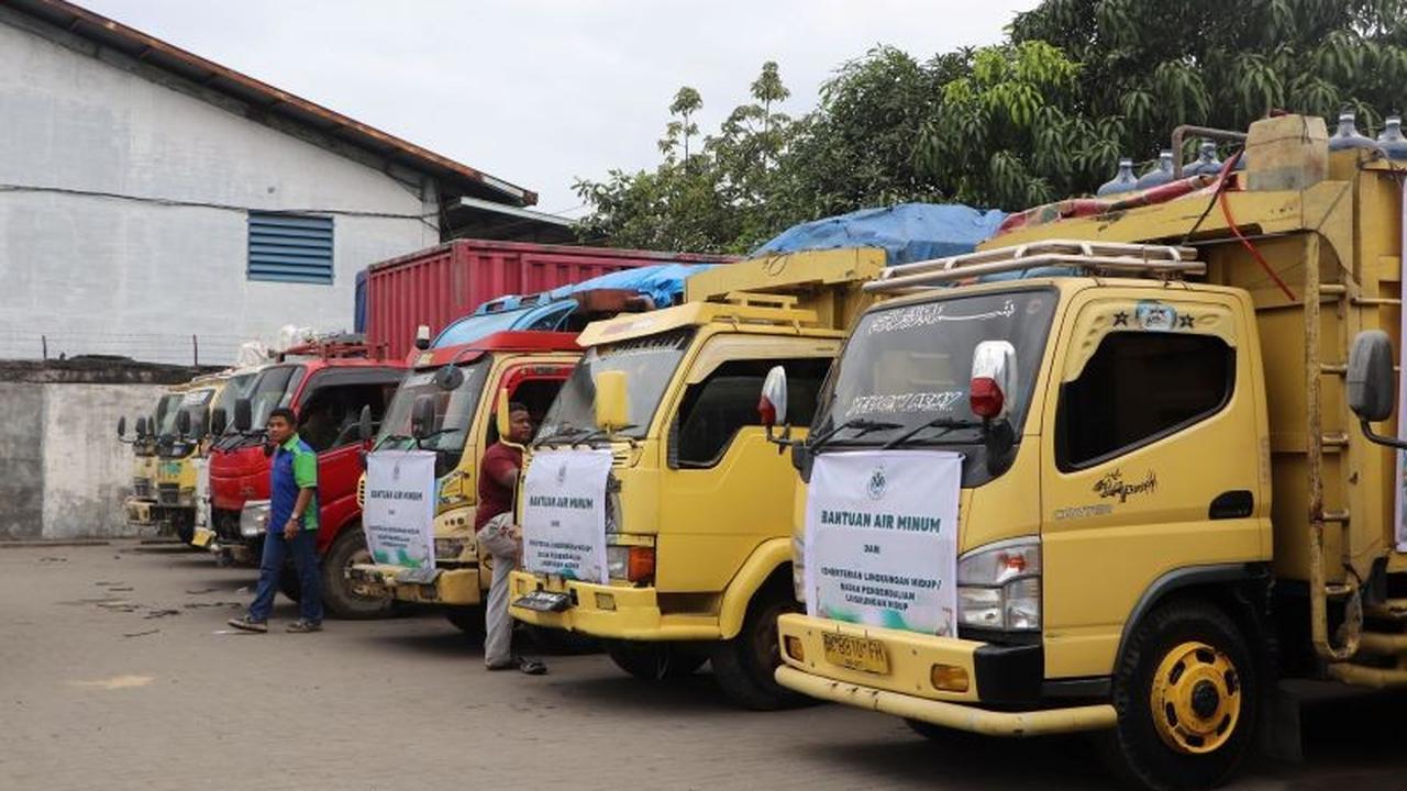 KemenLH Kirim 10.000 Galon Bantuan Air Minum Aceh untuk Korban Banjir