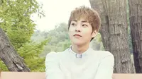 Xiumin EXO mendapatkan sebutan pencuri perhatian publik dengan penampilannya yang dianggap menawan.