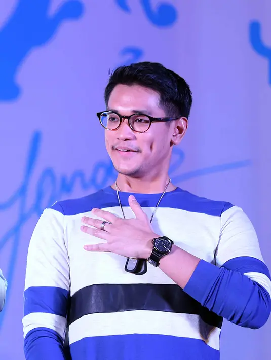 "Namanya juga bisnis punya resiko. Yang penting product dan service yang ditawari quality sesuai. So far Alhamdulillah jangan sampai enggak ada yang terlalu rugi, lancar semua," jelas Afgan. (Nurwahyunan/Bintang.com)