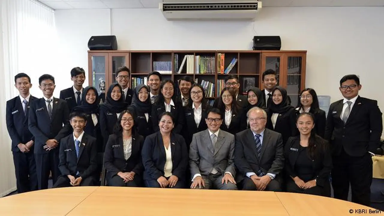 Siswa Semarang yang ikut pertukaran pelajar di Jerman. (KBRI Berlin)