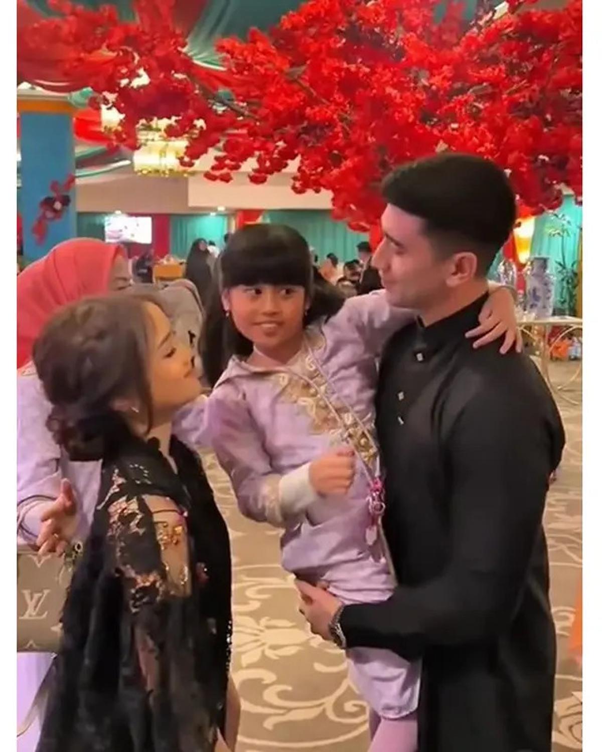 7 Momen Verrell Bramasta dan Fuji Bukber Bareng Keluarga Venna Melinda, Bikin Baper