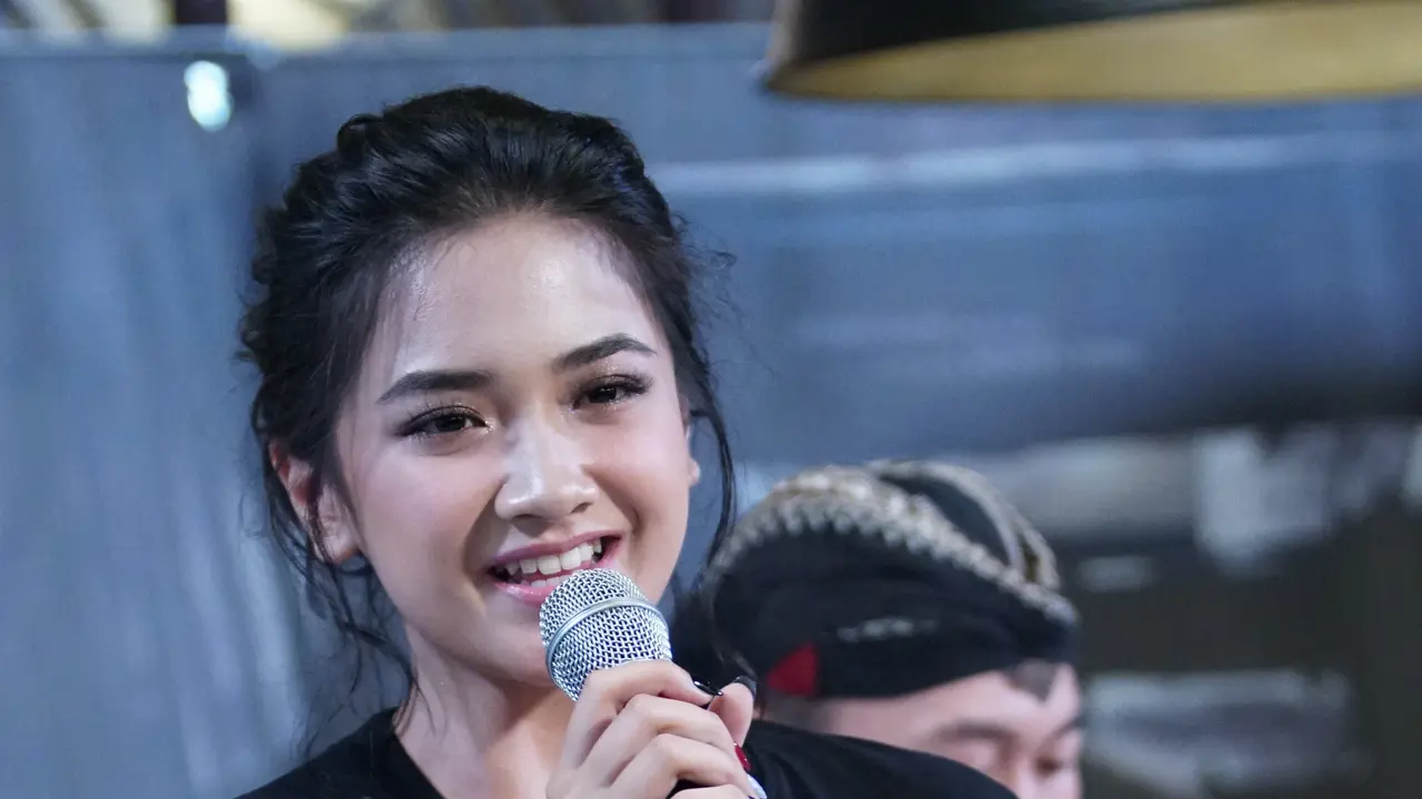 Nadya Arina