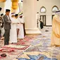 Gubernur Jawa Tengah (Jateng) Ganjar Pranowo salat tarawih bareng Presiden Joko Widodo atau Jokowi di Masjid Syekh Al Zayed, Solo, Jateng, Senin (10/4/2023) (Istimewa)