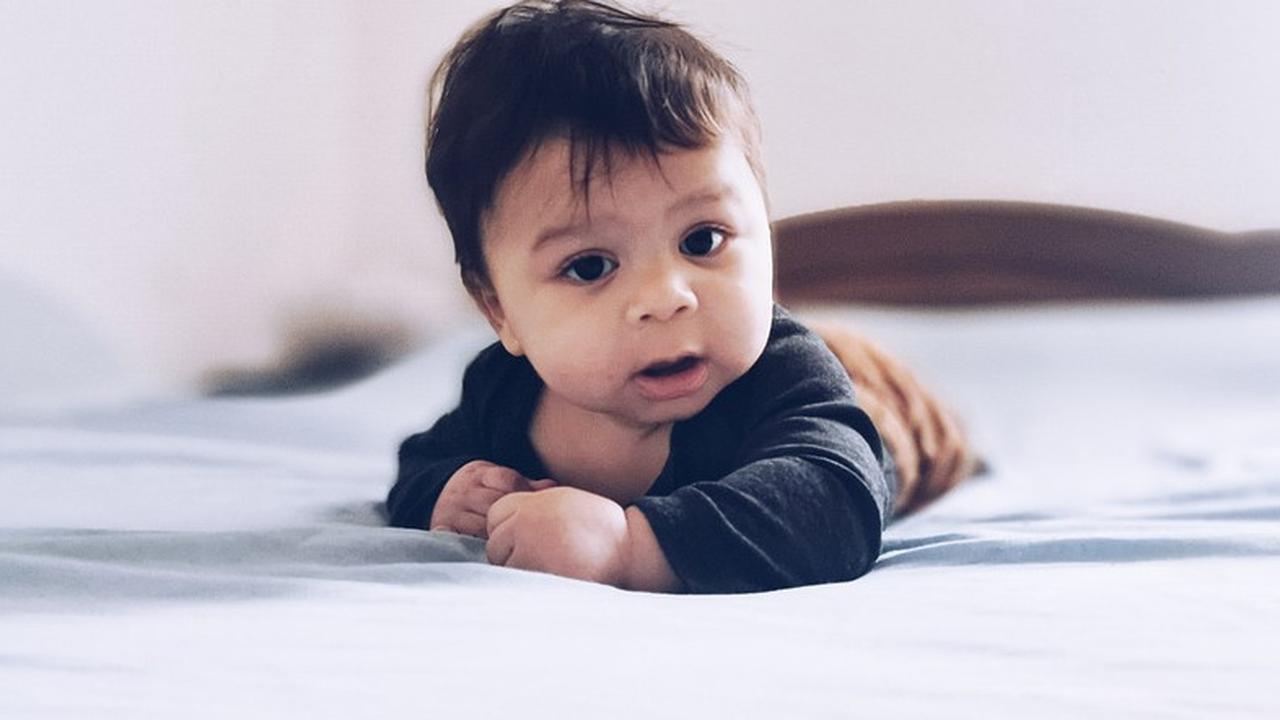60 Nama Bayi Laki-Laki yang Tidak Pasaran 3 Kata dan Artinya, Bisa Jadi Rekomendasi