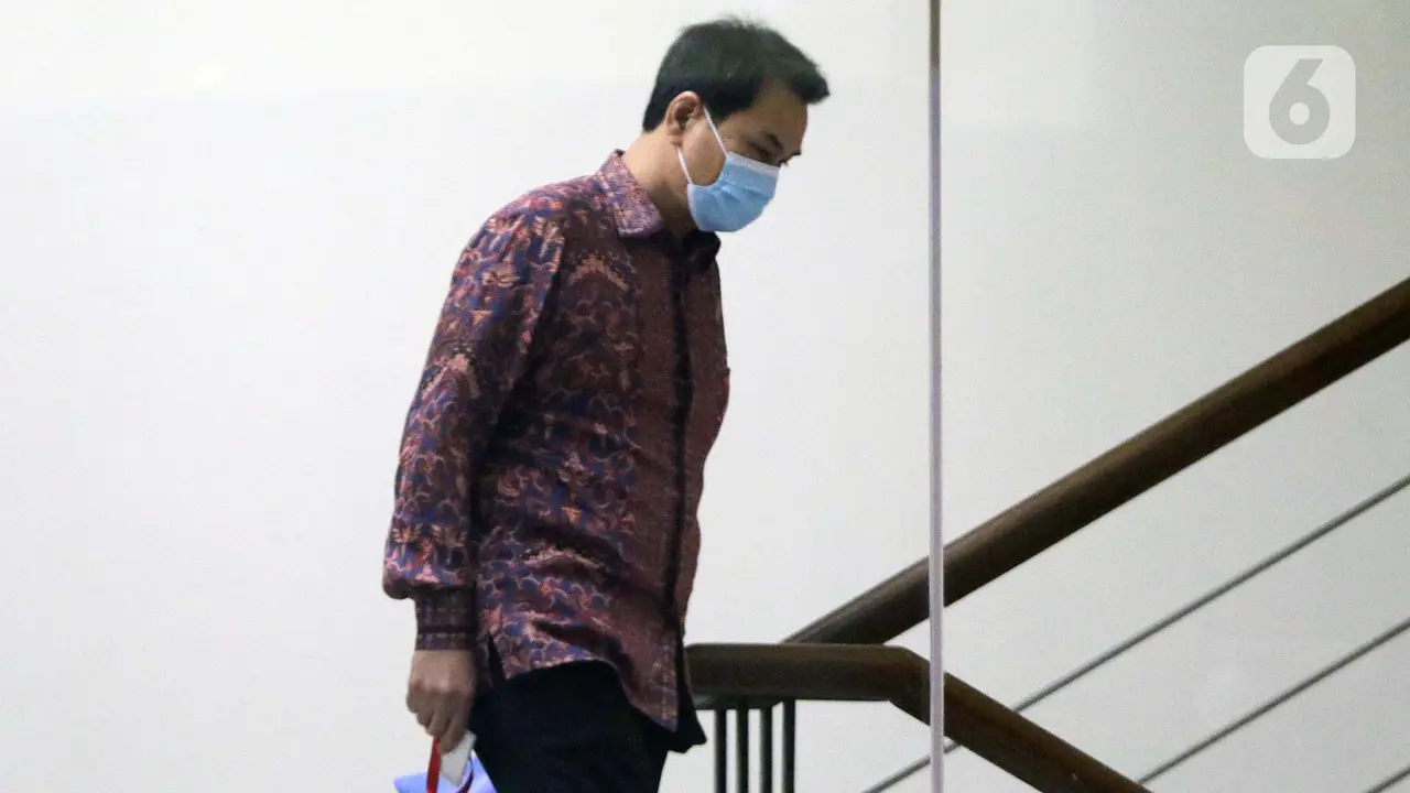 Usai Diperiksa KPK, Azis Syamsuddin Bungkam