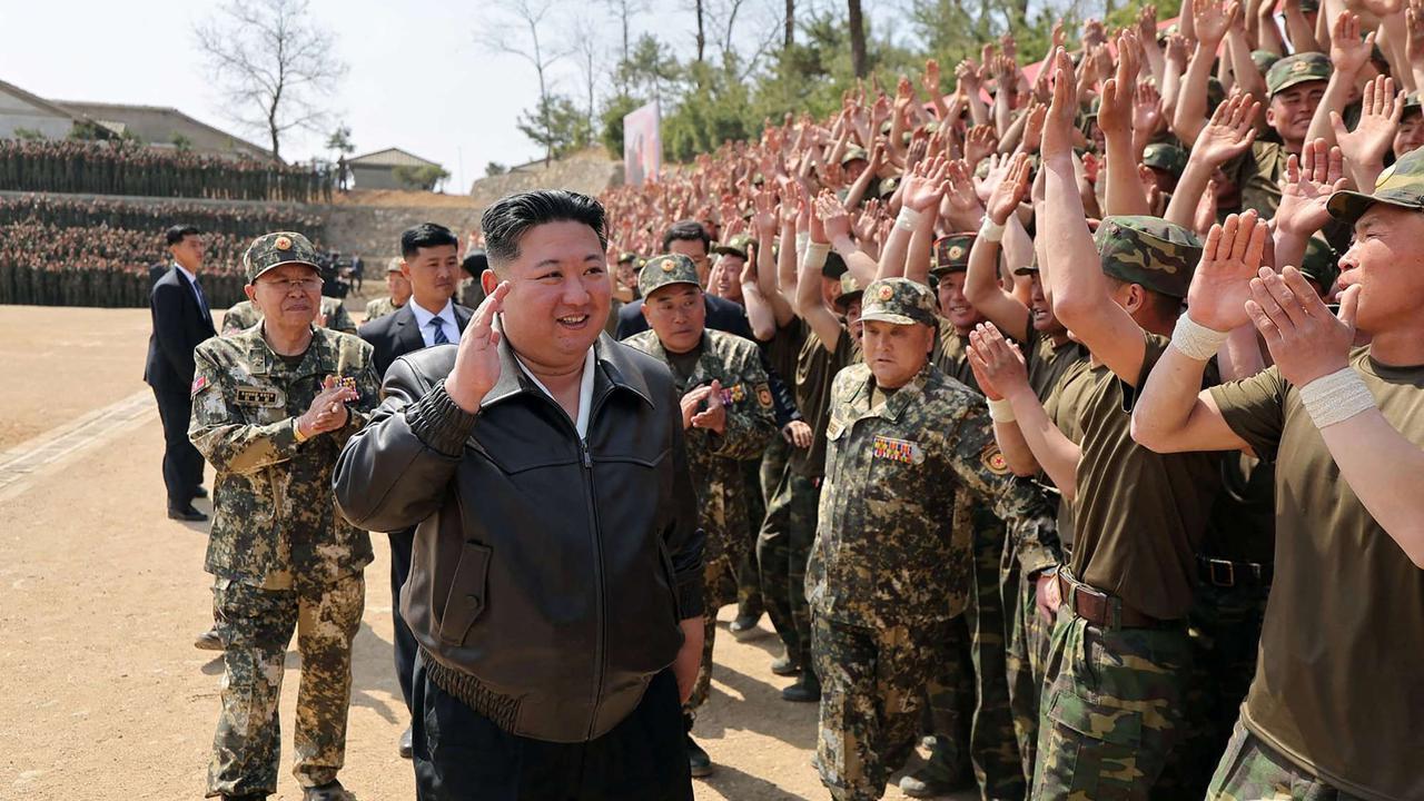 Kim Jong-un jajal senapan sniper Korea Utara
