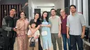 Para pemain sinetron My Heart unggah foto perpisahan di Instagramnya disertai caption yang manis. Esta Pramanita ungkap terima kasih atas kerja keras semua pihak selama 1,5 tahun untuk film My Heart dari promo, tayang, hingga episode terakhirnya. Esta juga tuliskan ucapan terima kasih kepada penonton. Perannya sebagai Raisa tentunya diingat oleh pencinta sinetron My Heart. (Liputan6.com/IG/@estapramanita)