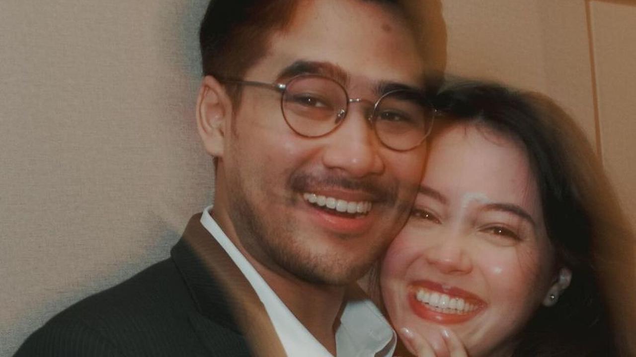 Anggika dan Omar Siap ke Pelaminan