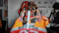 Marc Marquez saat mentas pada rangkaian MotoGP Portugal di Sirkuit Portimao. (PATRICIA DE MELO MOREIRA / AFP)