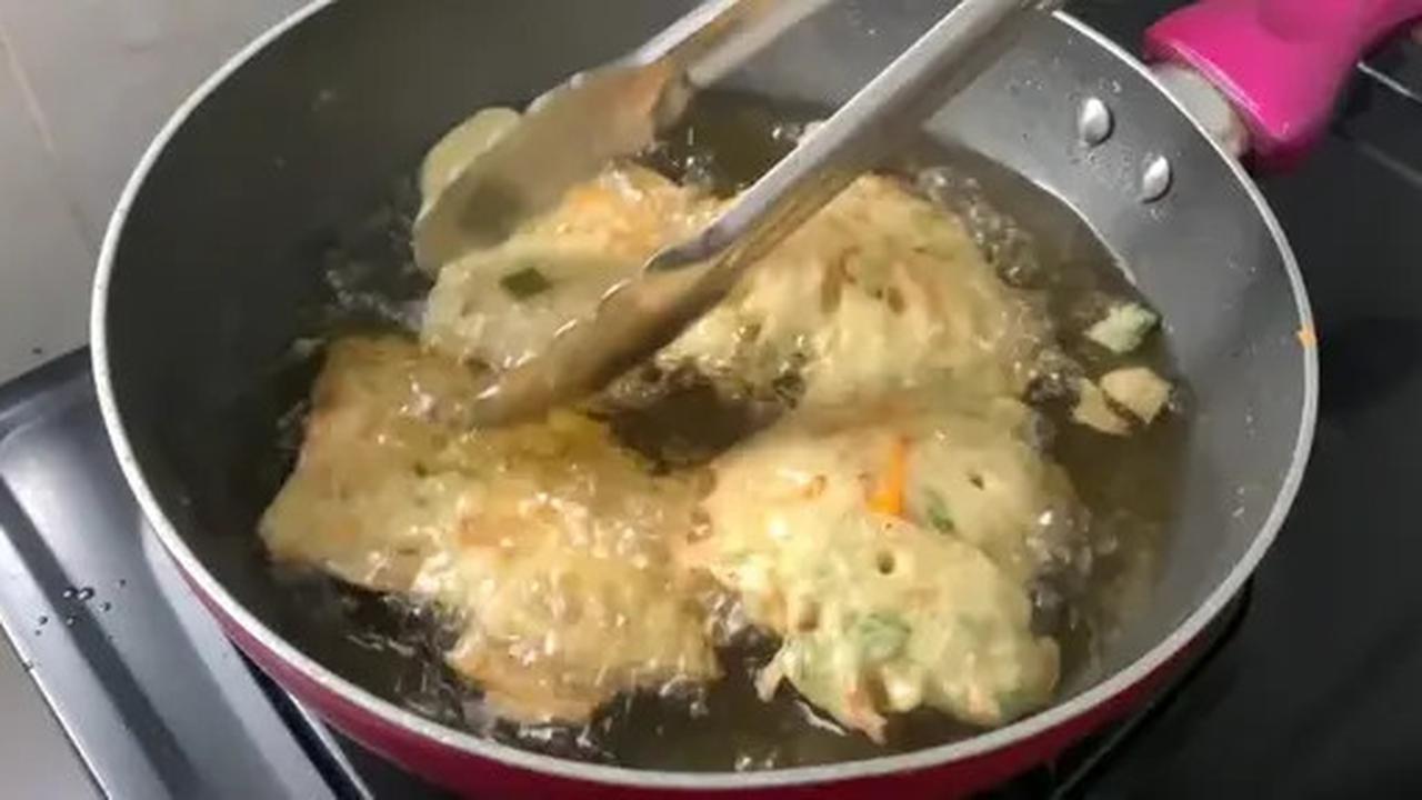 Tips Membuat Bakwan Sayur Renyah Tanpa Banyak Minyak, Ini Caranya