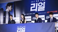 Film terbaru Kim Soo Hyun dan Sulli bertajuk Real dibanjiri komentar negatif.